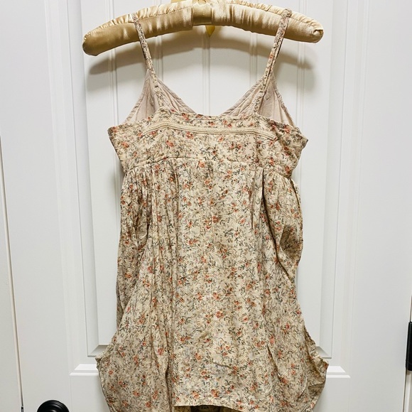 Floral Summer Boheme Strap Top with Pockets - Picture 4 of 5